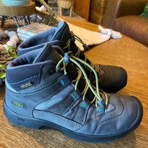 Keen Hiking boots - kids size 5